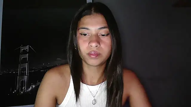 Snapshot of dark_enchantress_ chatting on August 5, 2026, 12:24 am dark enchantress online show from August 5, 2026, 12:24 am