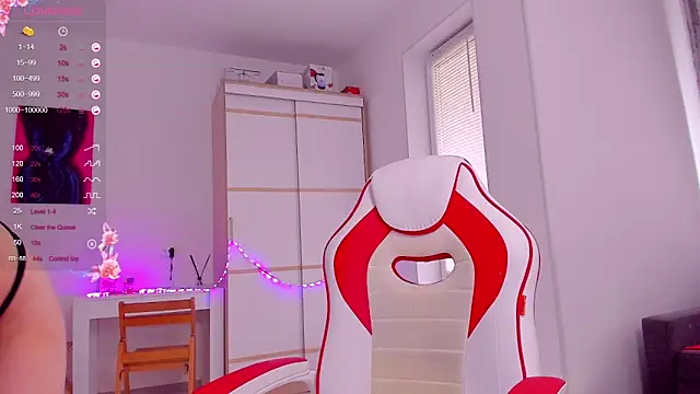 HotCarolineXO online show from October 4, 2025, 11:52 am