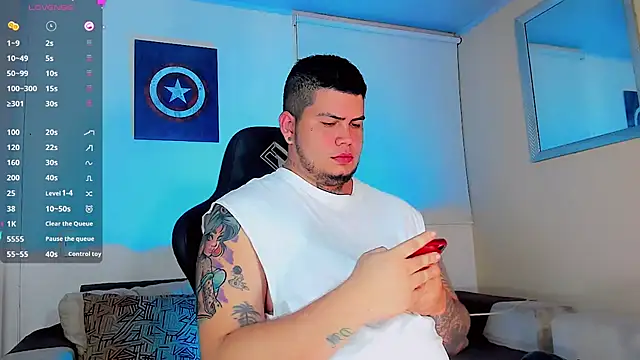 Snapshot of Thomas_chubbyxhot chatting on February 4, 2025, 4:48 am Thomas chubbyxhot online show from February 4, 2025, 4:48 am