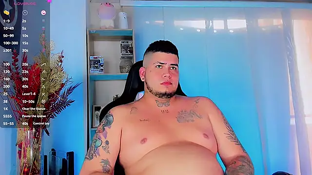 Snapshot of Thomas_chubbyxhot chatting on February 8, 2025, 6:01 pm Thomas chubbyxhot online show from February 8, 2025, 6:01 pm