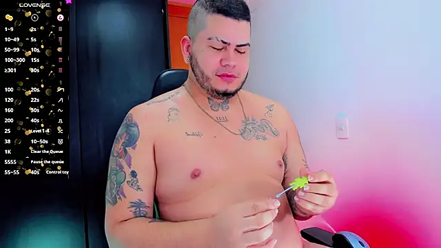 Snapshot of Thomas_chubbyxhot chatting on October 26, 2025, 6:08 am Thomas chubbyxhot online show from October 26, 2025, 6:08 am