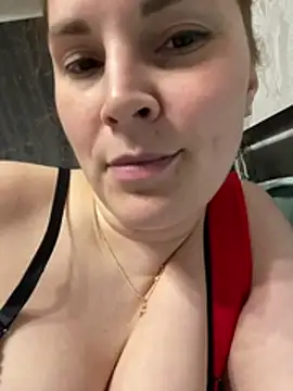Snapshot of Ellis_Foxy chatting on June 1, 2026, 8:43 pm Ellis Foxy online show from June 1, 2026, 8:43 pm