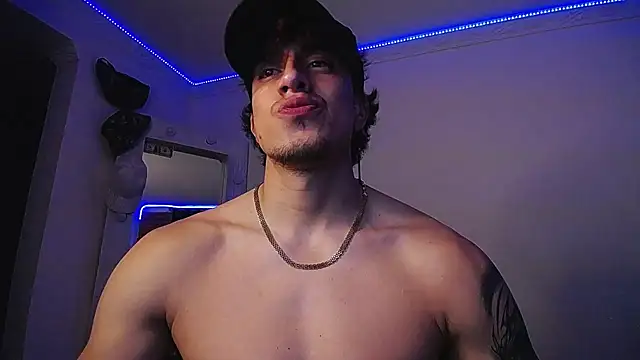 Snapshot of strongboy_ chatting on January 12, 2025, 11:28 am strongboy online show from January 12, 2025, 11:28 am