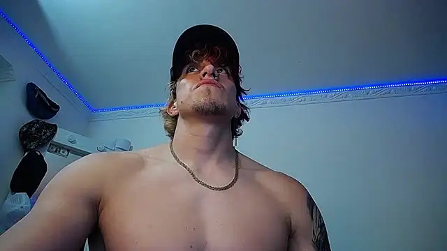 Snapshot of strongboy_ chatting on March 13, 2025, 1:54 am strongboy online show from March 13, 2025, 1:54 am