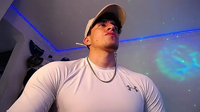 Snapshot of strongboy_ chatting on November 25, 2025, 7:03 pm strongboy online show from November 25, 2025, 7:03 pm