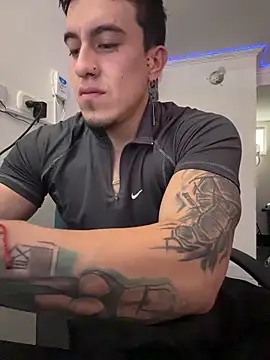 strongboy  online show from April 7, 2026, 7:36 pm