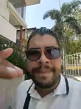 eljefe1119 online show from February 26, 2025, 3:42 am