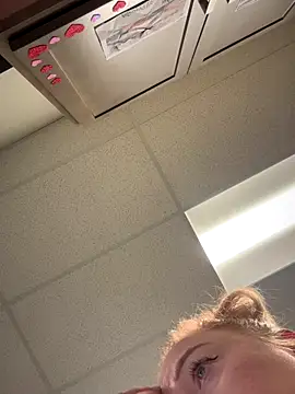 cinnatitties online show from October 2, 2025, 5:20 pm