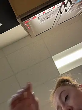 cinnatitties online show from November 4, 2025, 3:55 pm