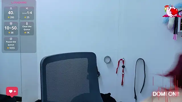 Catwhite  online show from March 1, 2025, 1:40 pm