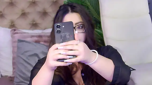 AriaRussell online show from January 5, 2026, 8:45 pm