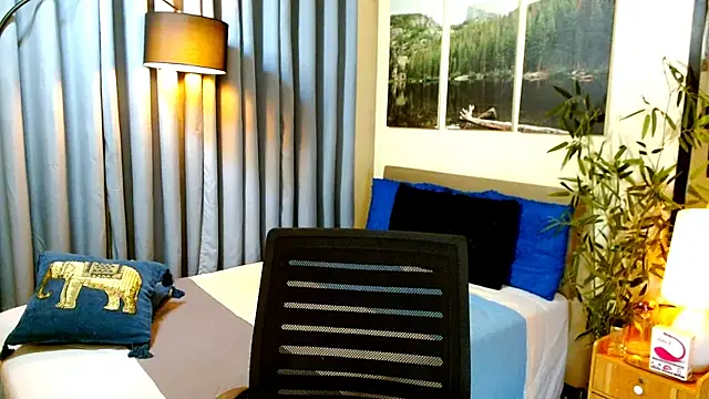 Snapshot of Anna_Leah chatting on January 14, 2025, 11:42 am Anna Leah online show from January 14, 2025, 11:42 am