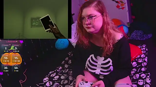 evamila online show from October 15, 2025, 11:27 pm