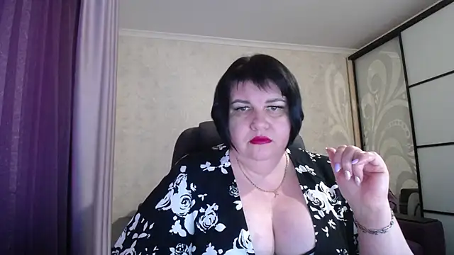 JuicyLady Di online show from March 6, 2025, 3:45 pm