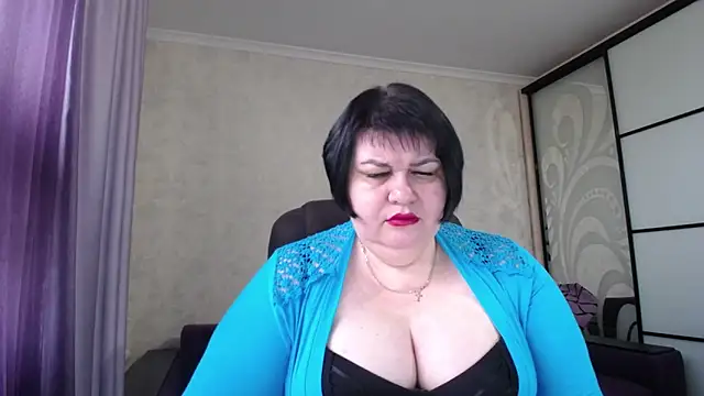 JuicyLady Di online show from December 18, 2025, 8:42 am