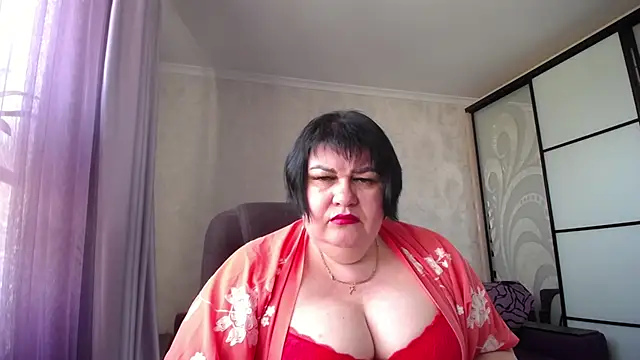 JuicyLady Di online show from May 7, 2026, 7:36 am