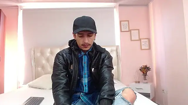 ryan maxy online show from January 22, 2025, 1:32 pm