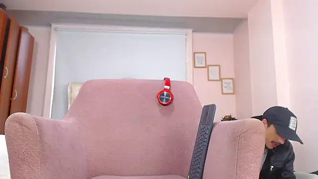 ryan maxy online show from February 25, 2025, 12:34 pm