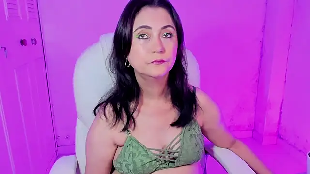 Snapshot of danielahot66 chatting on February 6, 2025, 4:42 am danielahot66 online show from February 6, 2025, 4:42 am