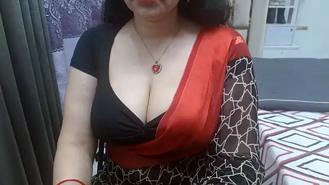 Snapshot of Lovelywife786 chatting on May 3, 2026, 5:13 am Lovelywife786 online show from May 3, 2026, 5:13 am