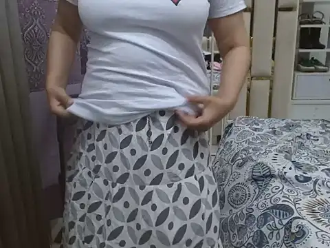 Snapshot of Lovelywife786 chatting on June 21, 2026, 10:56 pm Lovelywife786 online show from June 21, 2026, 10:56 pm