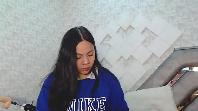 EmilyQueen3x online show from September 18, 2025, 12:51 pm