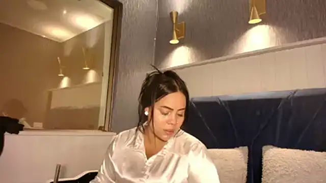 EmilyQueen3x online show from March 14, 2026, 2:00 pm