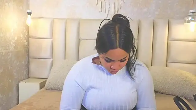 EmilyQueen3x online show from July 25, 2026, 12:03 pm