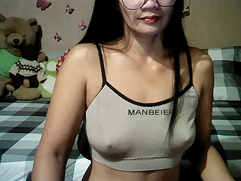 Snapshot of Mia_Rein chatting on February 5, 2026, 9:47 am Mia Rein online show from February 5, 2026, 9:47 am