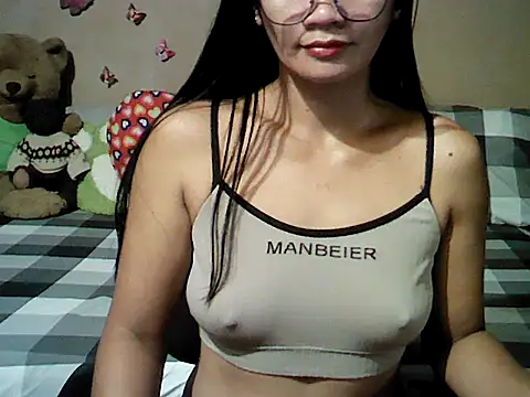 Snapshot of Mia_Rein chatting on February 11, 2026, 1:43 am Mia Rein online show from February 11, 2026, 1:43 am