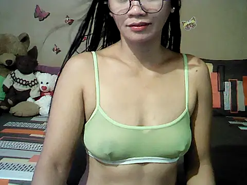 Snapshot of Mia_Rein chatting on April 4, 2026, 1:15 am Mia Rein online show from April 4, 2026, 1:15 am