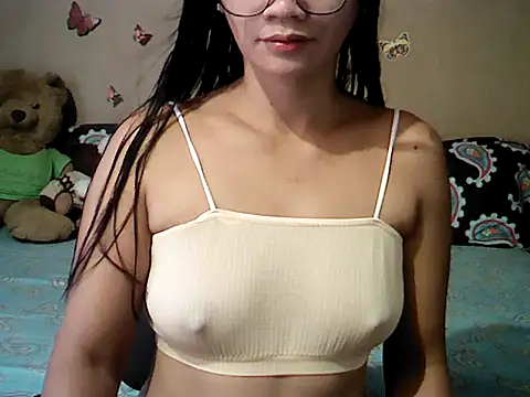 Snapshot of Mia_Rein chatting on April 10, 2026, 1:33 am Mia Rein online show from April 10, 2026, 1:33 am