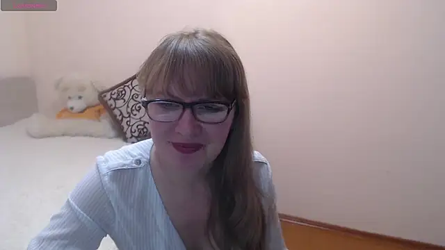 Snapshot of MargotLot chatting on December 7, 2024, 8:00 am MargotLot online show from December 7, 2024, 8:00 am