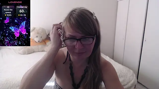 Snapshot of MargotLot chatting on September 28, 2025, 4:18 am MargotLot online show from September 28, 2025, 4:18 am