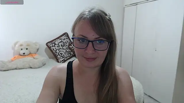 Snapshot of MargotLot chatting on May 21, 2026, 11:17 am MargotLot online show from May 21, 2026, 11:17 am