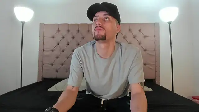 Pleasure Vibes23 online show from February 23, 2025, 11:44 am