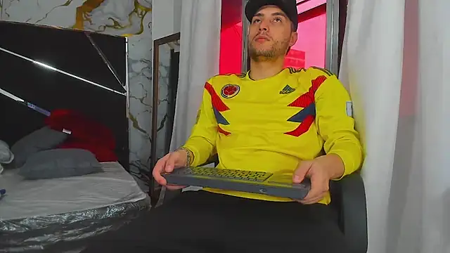 Pleasure Vibes23 online show from March 20, 2025, 8:40 pm