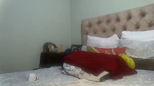 caramelqueen11 online show from December 2, 2024, 8:00 pm