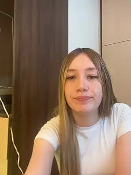 Snapshot of horny__molly_ chatting on June 27, 2026, 4:34 pm horny molly online show from June 27, 2026, 4:34 pm