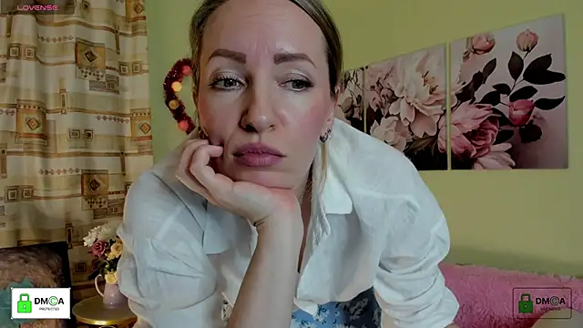 Snapshot of Queenymel chatting on January 29, 2025, 3:58 pm Queenymel online show from January 29, 2025, 3:58 pm