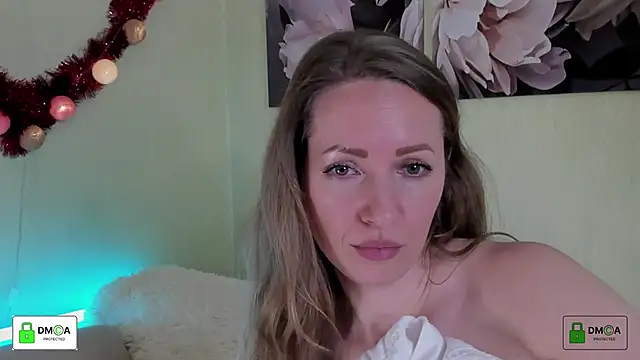 Snapshot of Queenymel chatting on March 4, 2025, 3:37 pm Queenymel online show from March 4, 2025, 3:37 pm