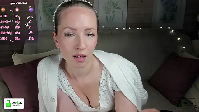 Snapshot of Queenymel chatting on November 11, 2025, 3:34 pm Queenymel online show from November 11, 2025, 3:34 pm