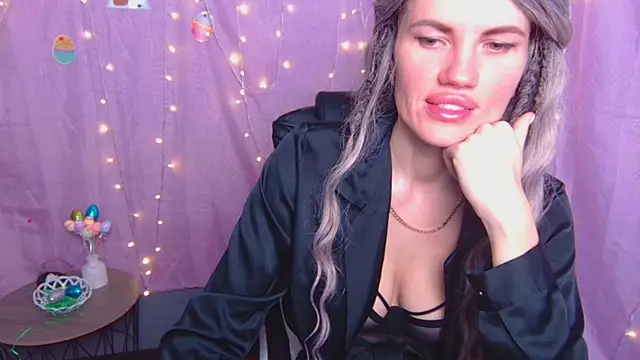 MilaLoona online show from April 11, 2026, 6:40 am