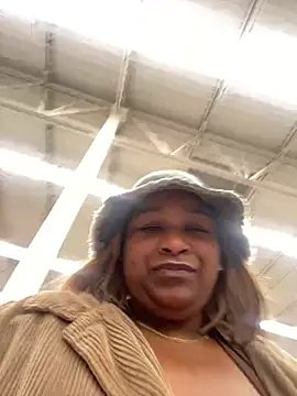 Snapshot of BigFineSelena chatting on January 10, 2026, 12:23 am BigFineSelena online show from January 10, 2026, 12:23 am