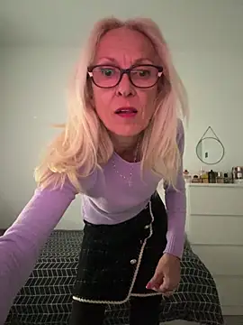 Snapshot of adella13 chatting on March 23, 2026, 3:16 pm adella13 online show from March 23, 2026, 3:16 pm