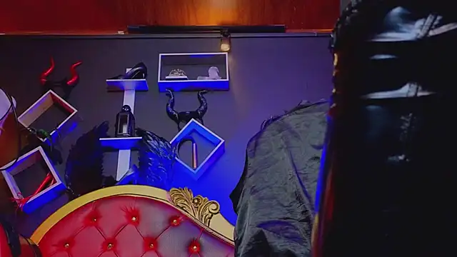 PerlaDivaio online show from January 10, 2025, 5:02 pm