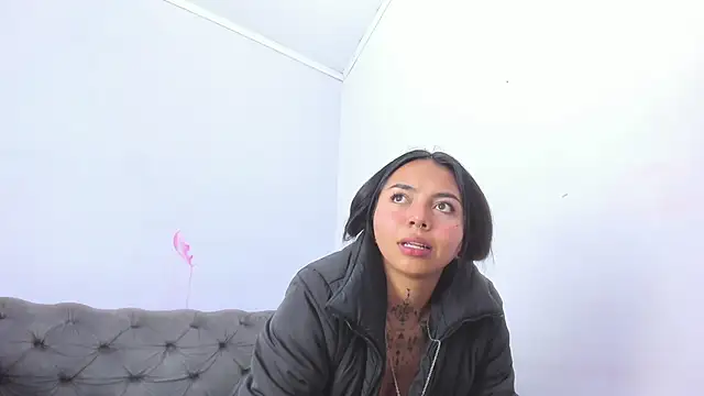 miss soffi  online show from April 16, 2026, 6:52 pm