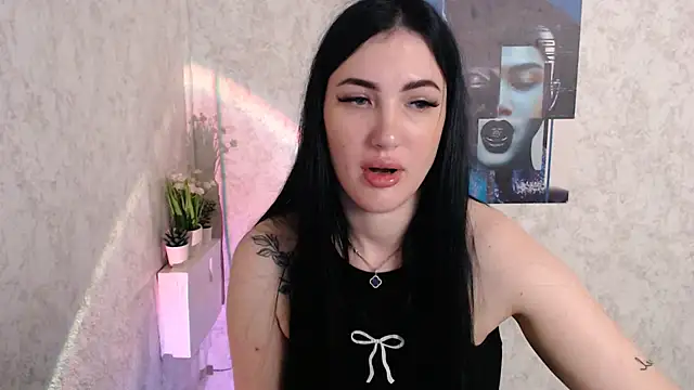 MisssShy  online show from October 13, 2025, 3:06 am