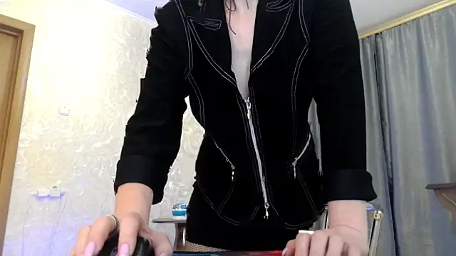 elenaza online show from October 2, 2025, 8:05 pm