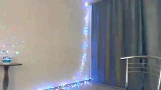 elenaza online show from April 22, 2026, 8:32 pm